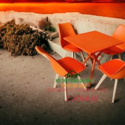 Bộ bàn ghế nhựa đúc mầm non màu cam - HGH27103