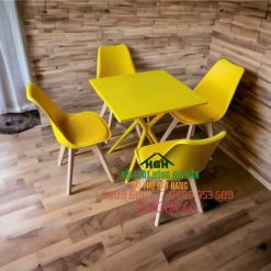 Bộ bàn ghế nhựa đúc vuông màu vàng - HGH3010