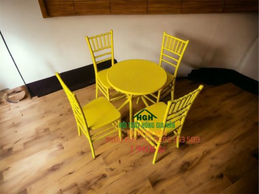 Bộ bàn ghế cafe nhựa đúc lưng cao màu vàng - HGH30110